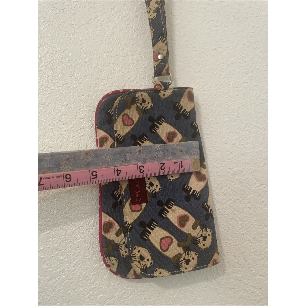 Bungalow 360 Canvas Wristlet Clutch Wallet Handbag Bag Travel Beaver Print Clean - Picture 4 of 11